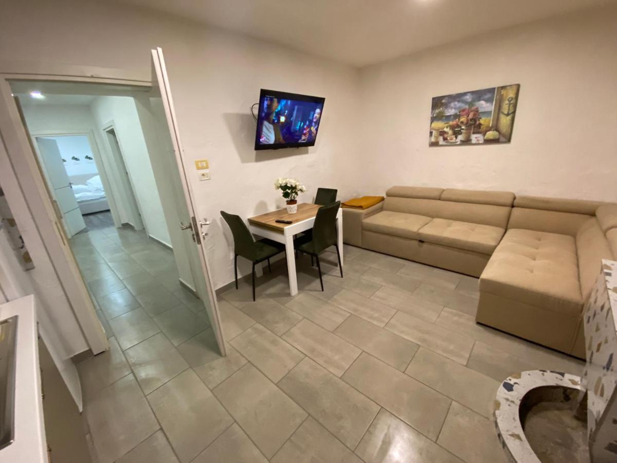 Maison Bellevue - 2 Bdrm Villa In Borsh Beach ภายนอก รูปภาพ