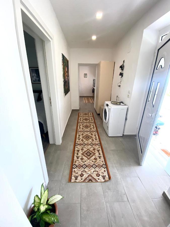 Maison Bellevue - 2 Bdrm Villa In Borsh Beach ภายนอก รูปภาพ